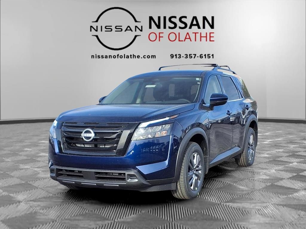 2025 Nissan Pathfinder SV's photo