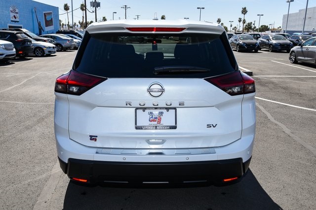 2026 Nissan Rogue SV photo 4
