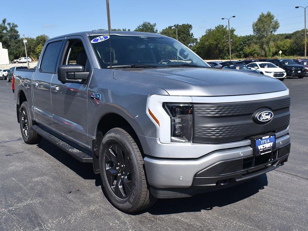 2025 Ford F-150 Lightning XLT photo 11