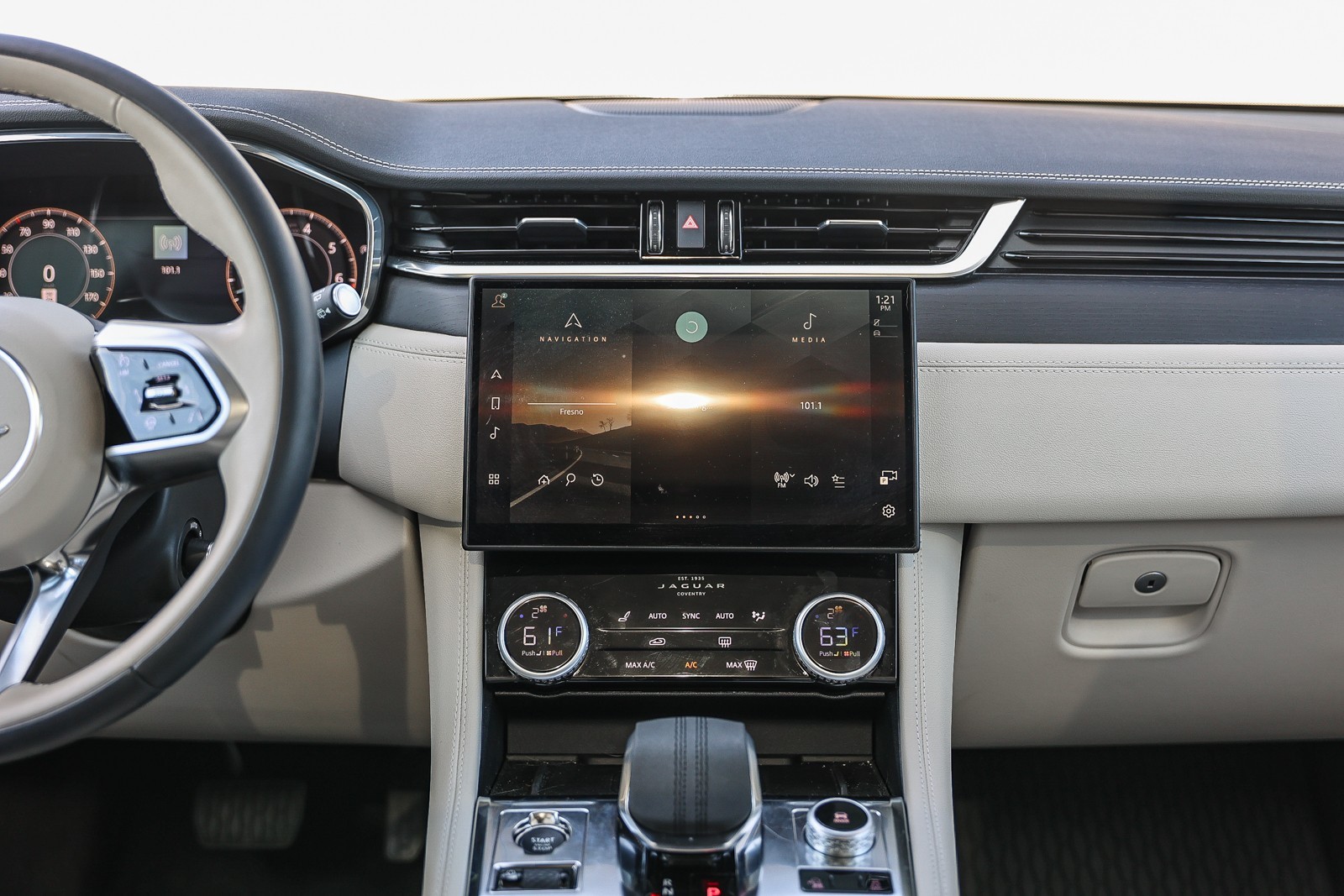 2024 Jaguar F-PACE P250 R-Dynamic S photo 14