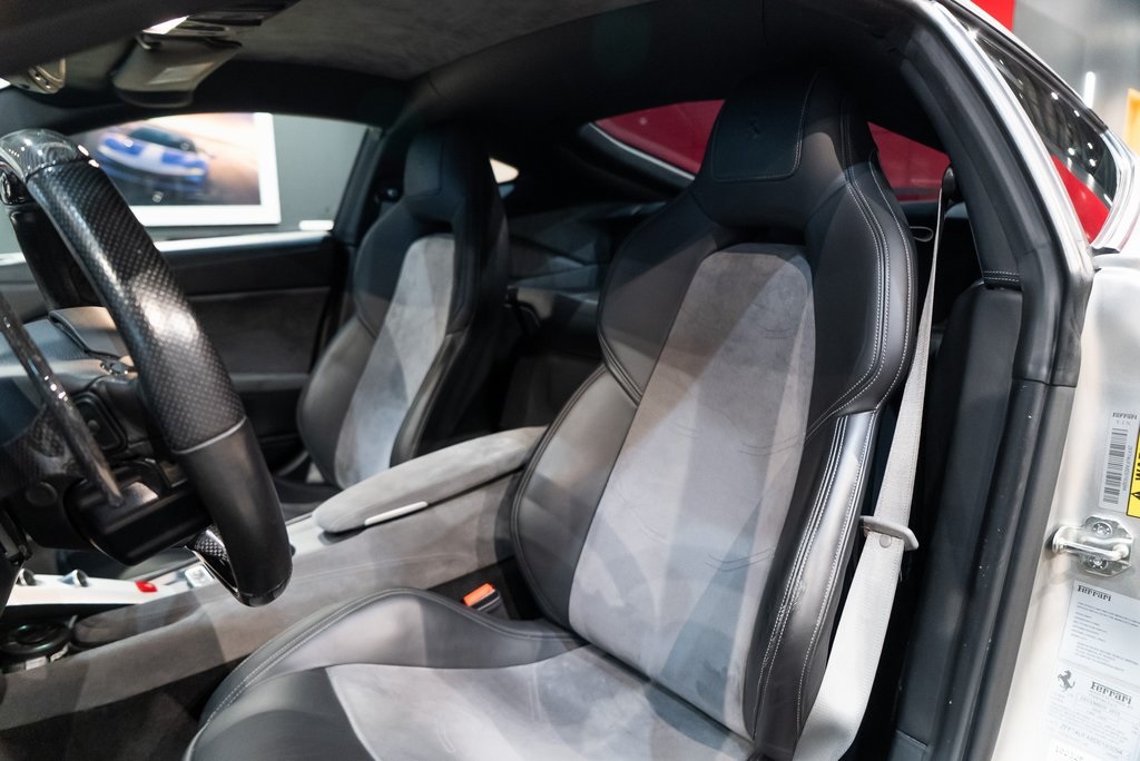 2013 Ferrari F12 Berlinetta Berlinetta photo 4