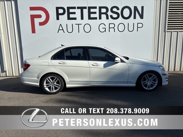 2012 Mercedes Benz C 300 4MATIC photo 2