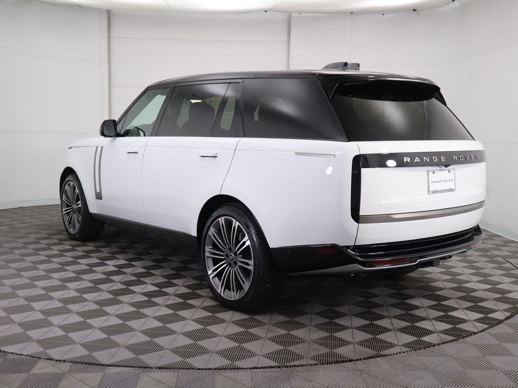 2025 Land Rover Range Rover SE photo 4