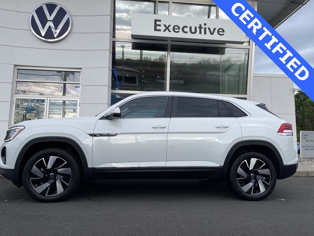 2024 Volkswagen Atlas Cross Sport SEL photo 2