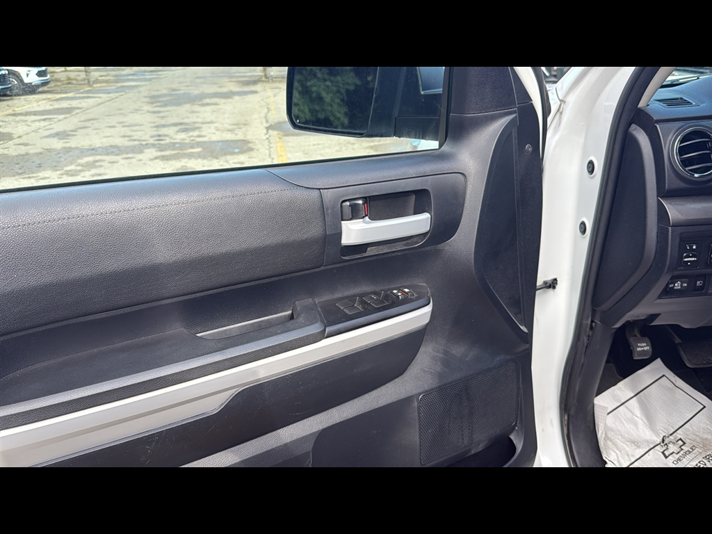2019 Toyota Tundra SR5 Grade photo 5