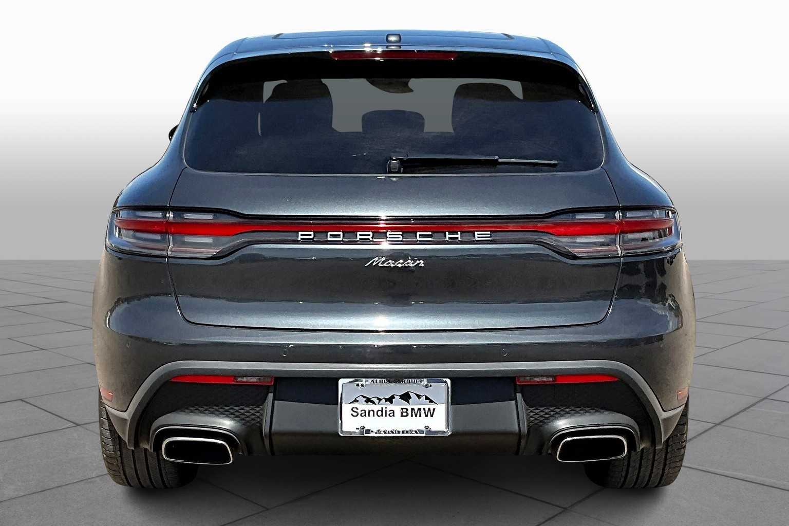 2022 Porsche Macan photo 4