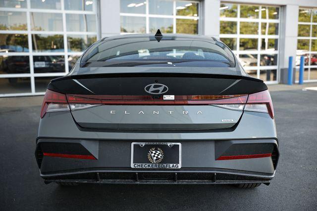 2025 Hyundai Elantra Hybrid SEL Sport photo 4