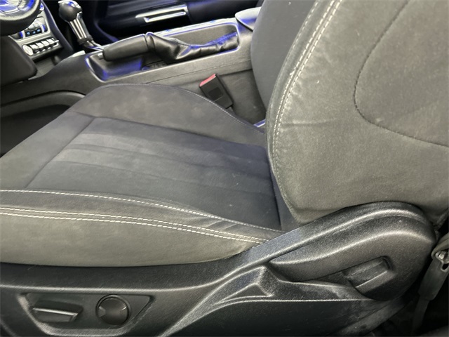 2020 Ford Mustang EcoBoost photo 18