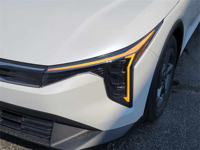 2025 Kia K4 LXS photo 10