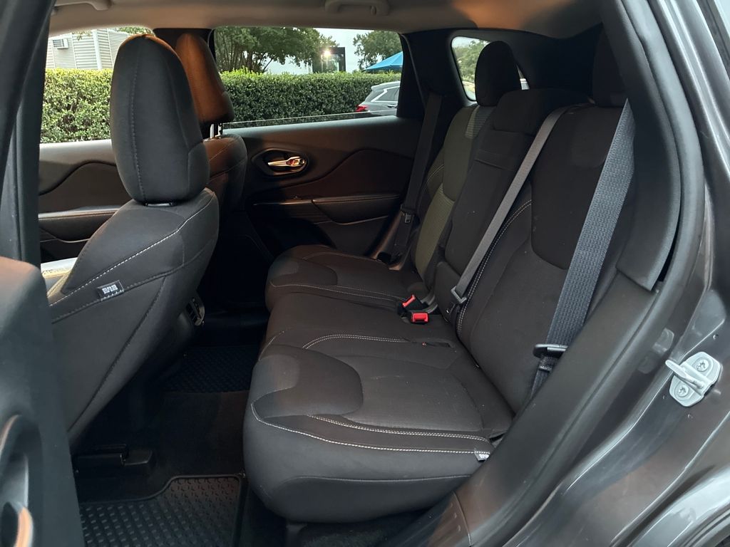 2016 Jeep Cherokee Latitude photo 24