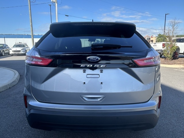 2021 Ford Edge SE photo 4
