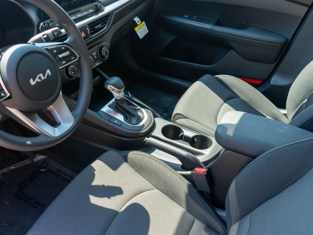 2024 Kia Forte LXS photo 17
