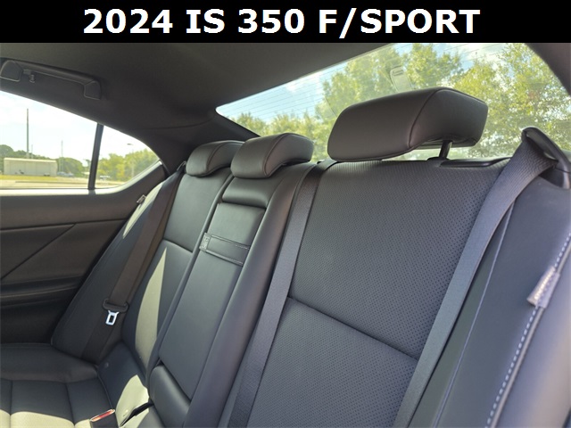 2024 Lexus IS 350 F SPORT photo 16