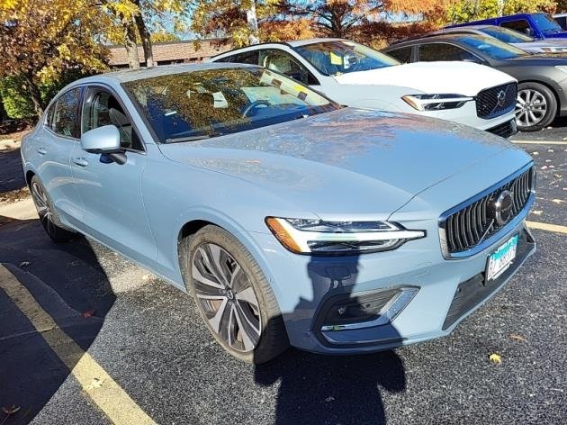 2023 Volvo S60 Ultimate photo 2