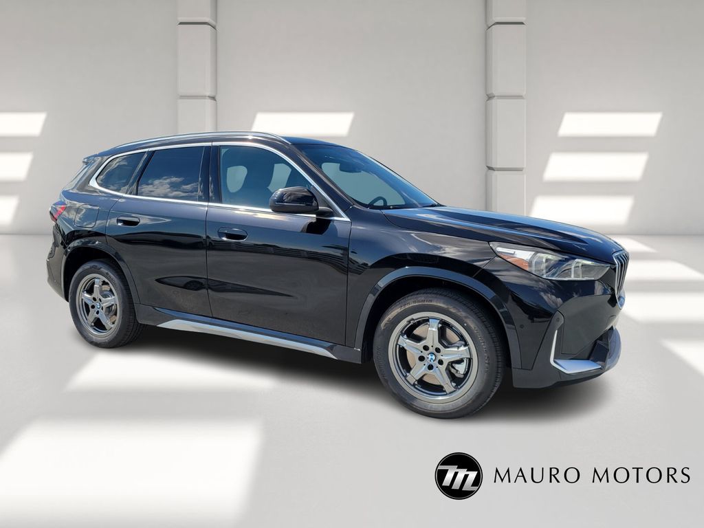 2026 BMW X1 28i's photo