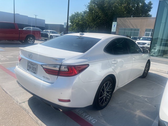 2018 Lexus ES 350 photo 4
