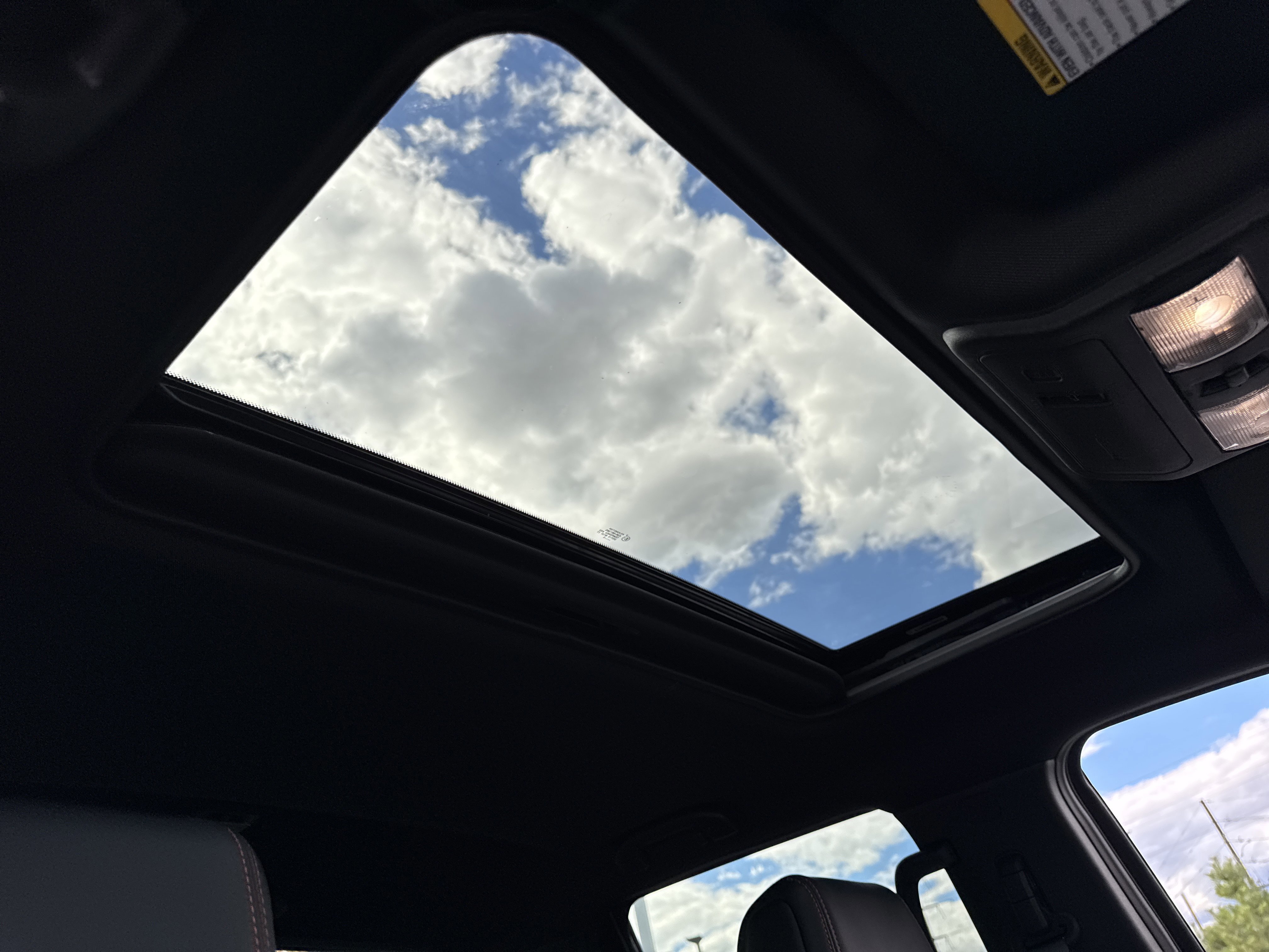 2025 Nissan Frontier PRO-4X photo 3