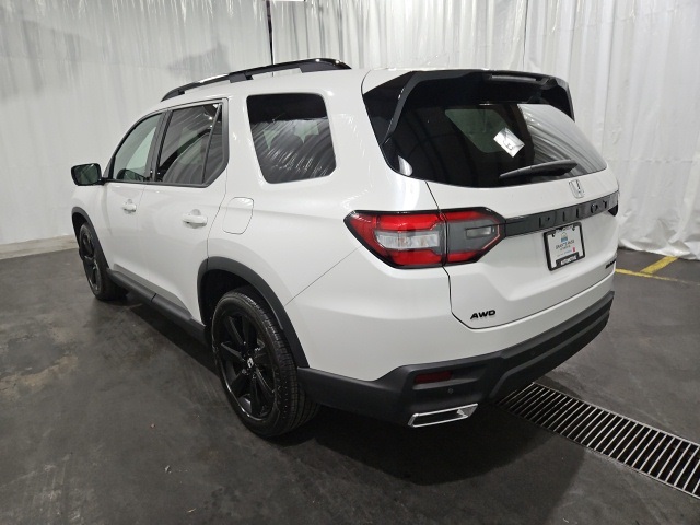 2025 Honda Pilot Black Edition photo 4