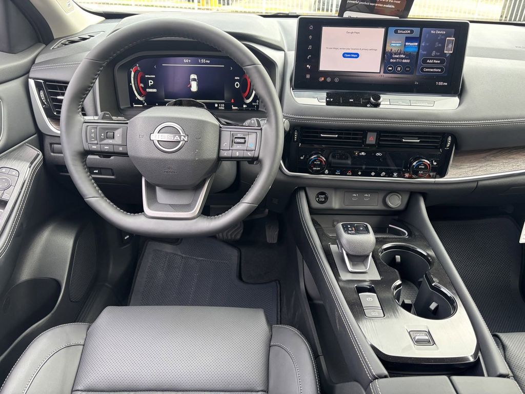 2025 Nissan Rogue Platinum photo 4