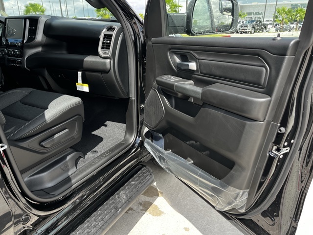 2025 Ram 1500 Tradesman photo 17