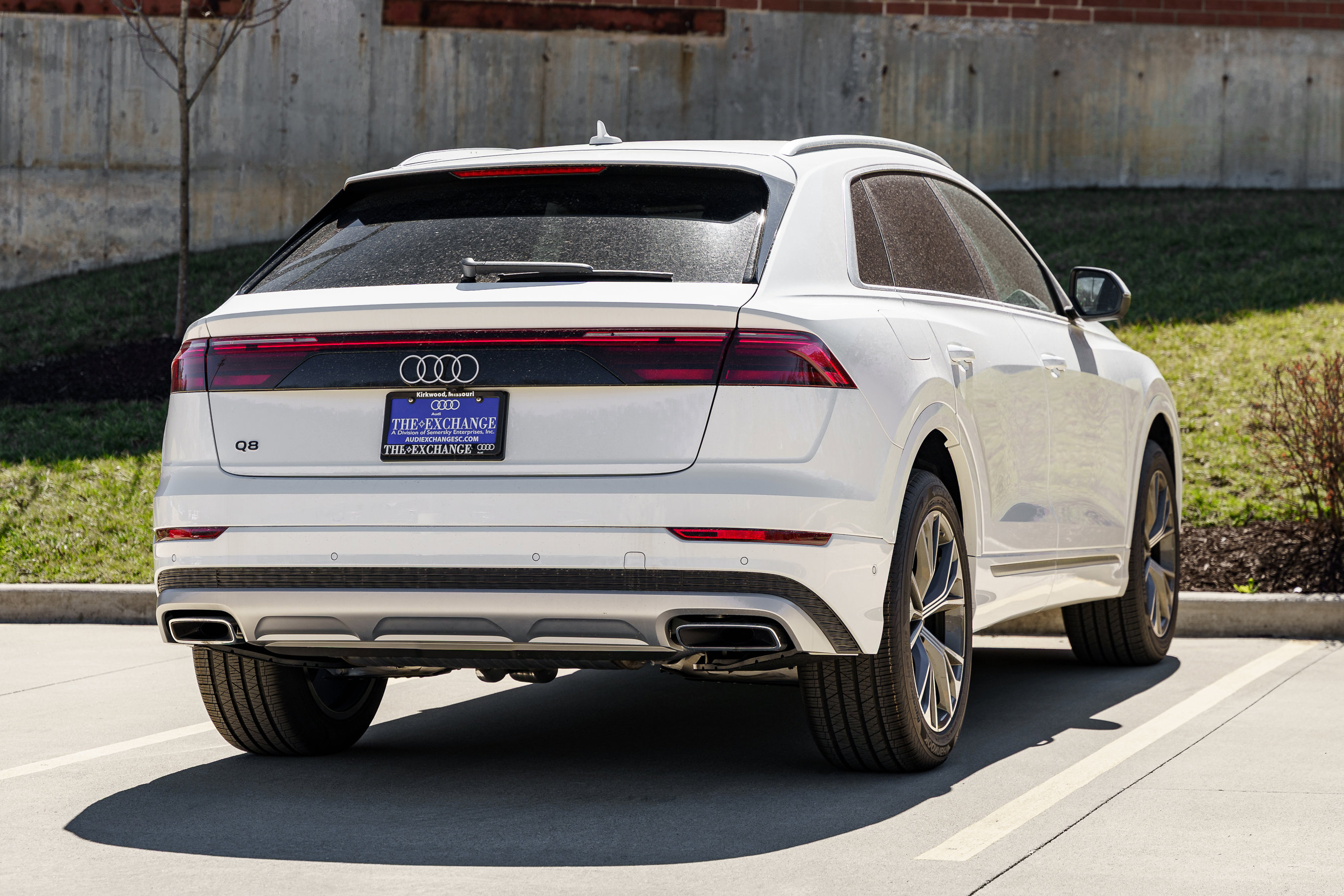 2025 Audi Q8 Premium photo 3