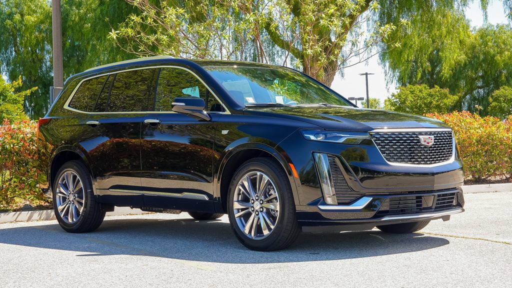 2025 Cadillac XT6 Premium Luxury photo 4