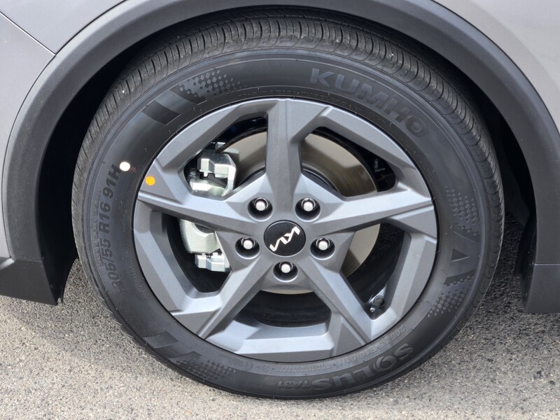 2025 Kia K4 LXS photo 9