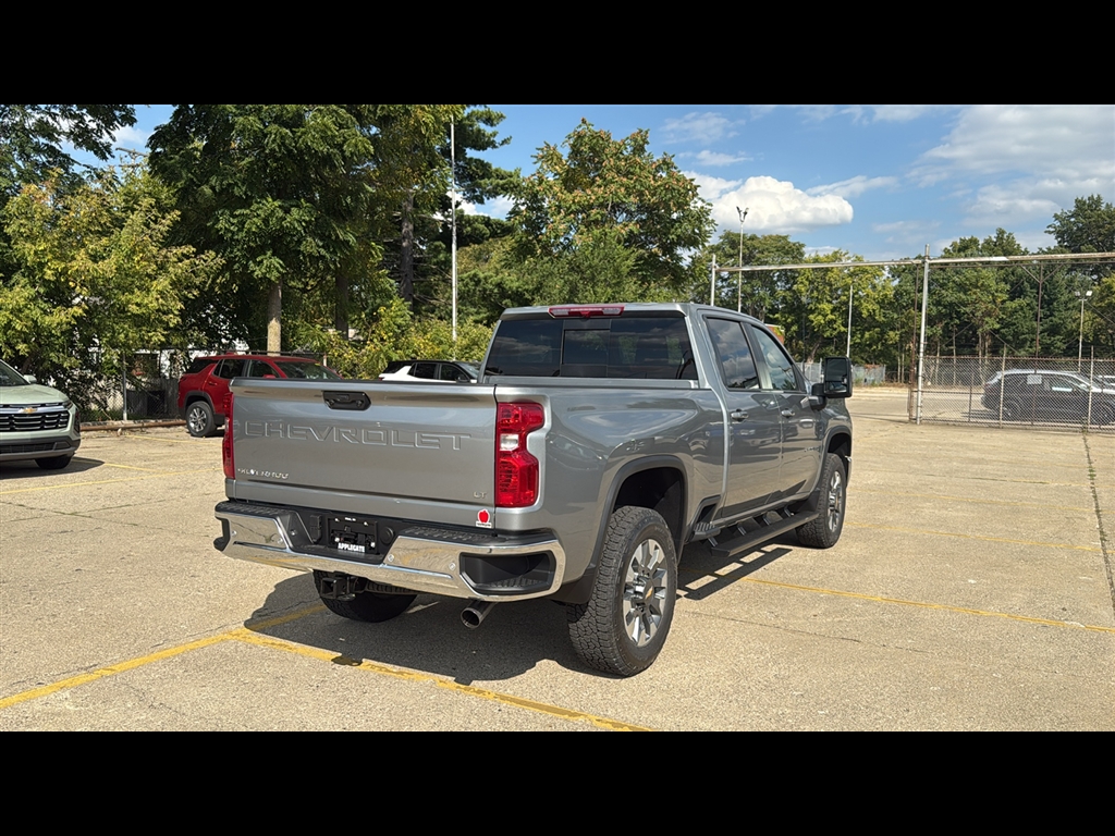 2026 Chevrolet Silverado LT photo 3