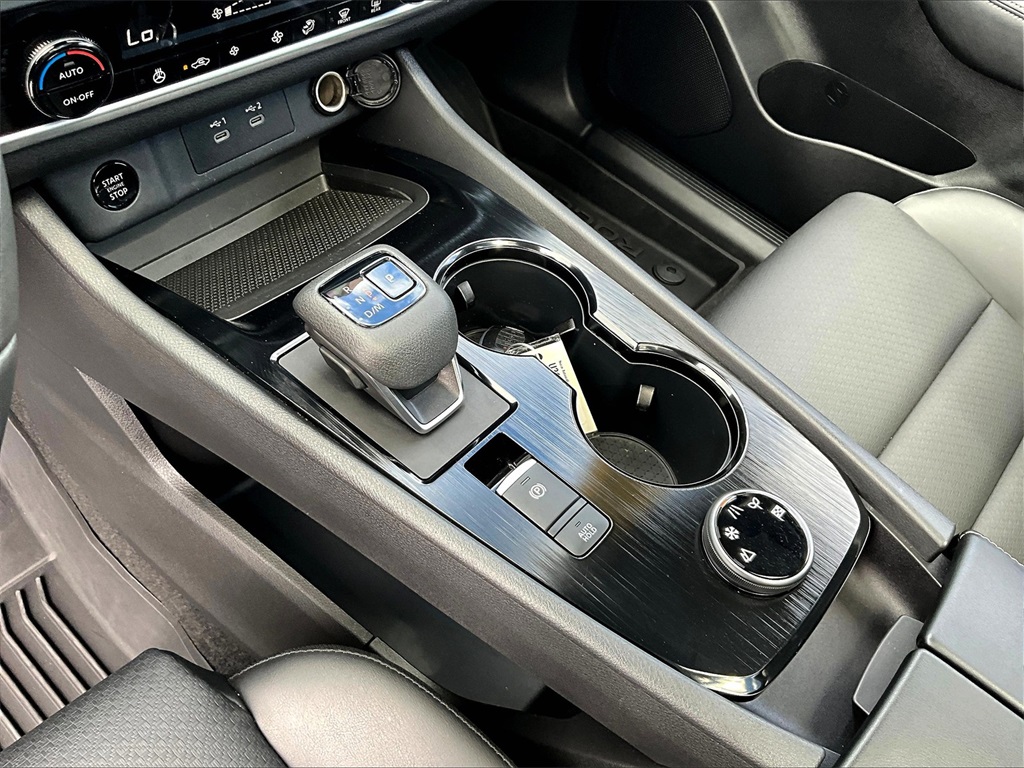2024 Nissan Rogue SV photo 20