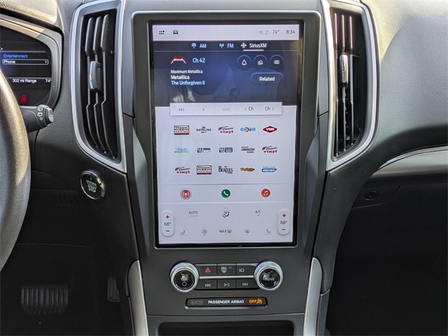 2022 Ford Edge SEL photo 17