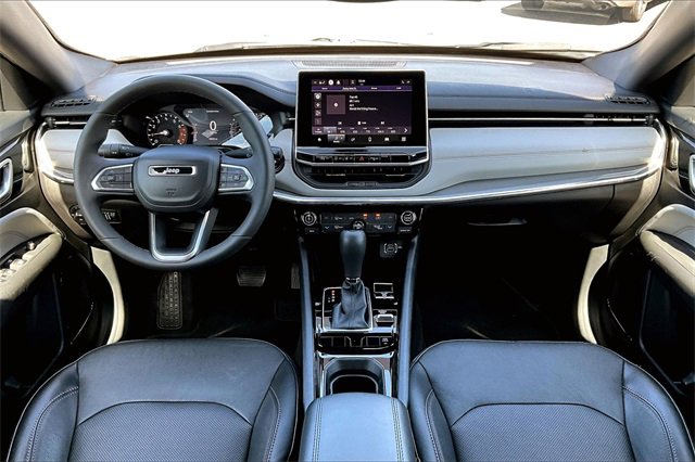 2023 Jeep Compass Limited photo 14