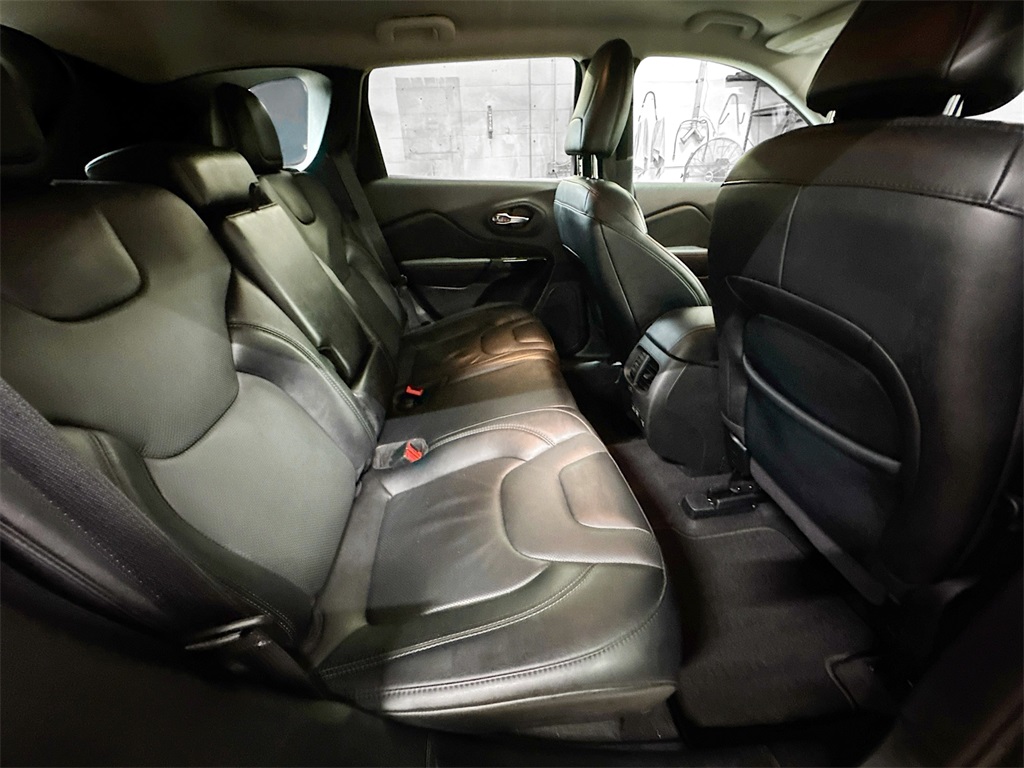 2023 Jeep Cherokee Altitude photo 18