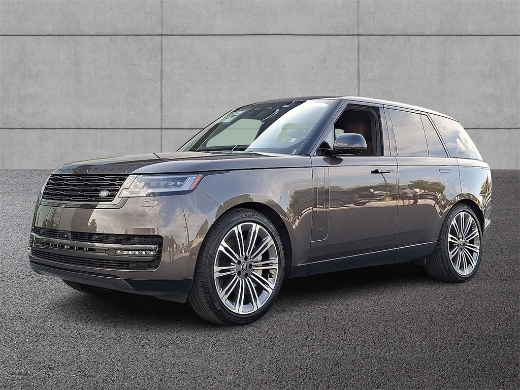 2025 Land Rover Range Rover SE's photo
