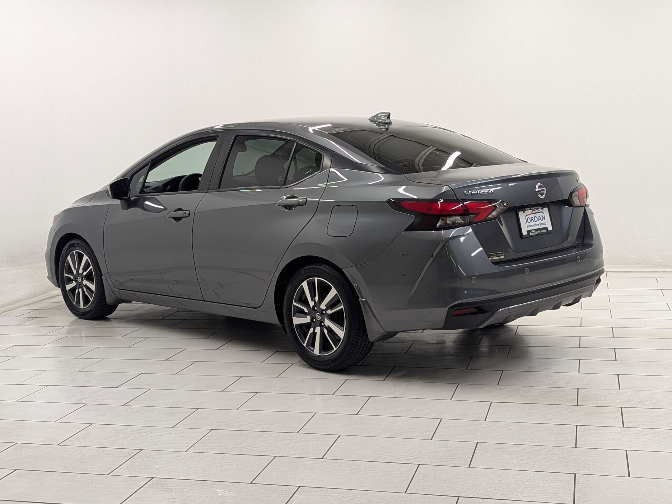 2020 Nissan Versa SV photo 2