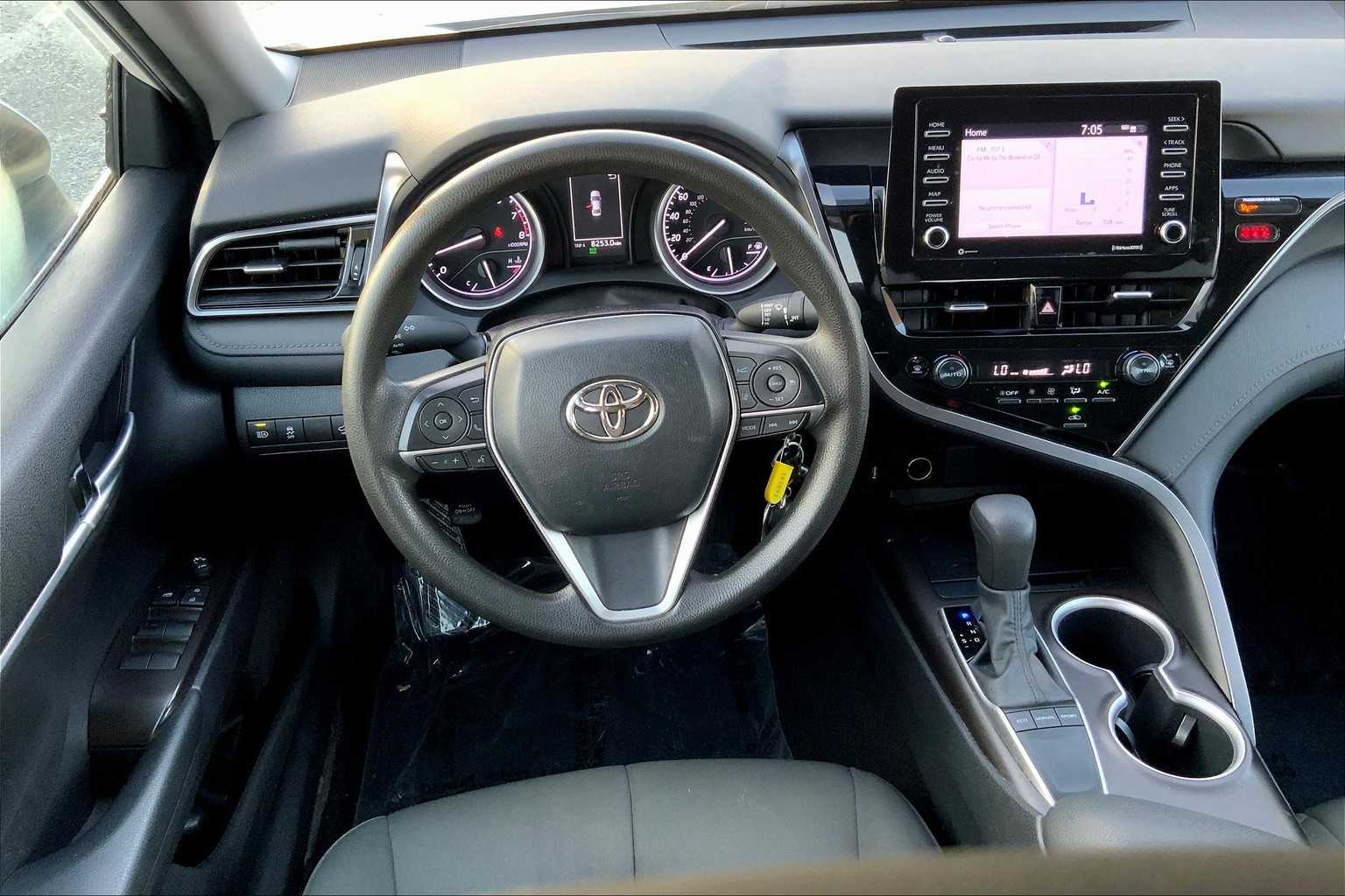 2023 Toyota Camry LE photo 9