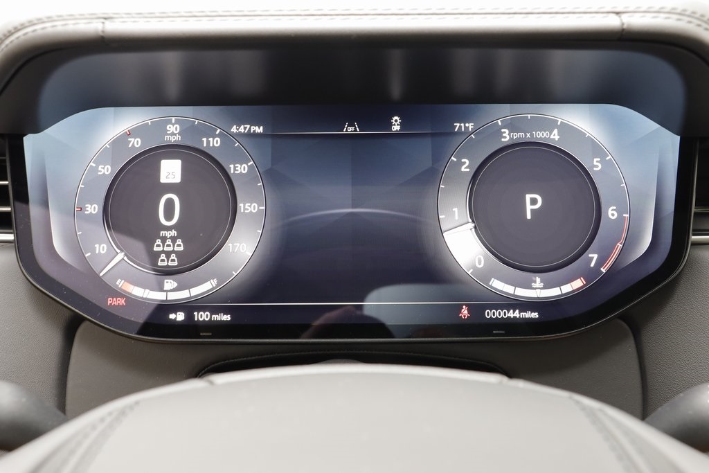 2025 Land Rover Range Rover SE photo 8