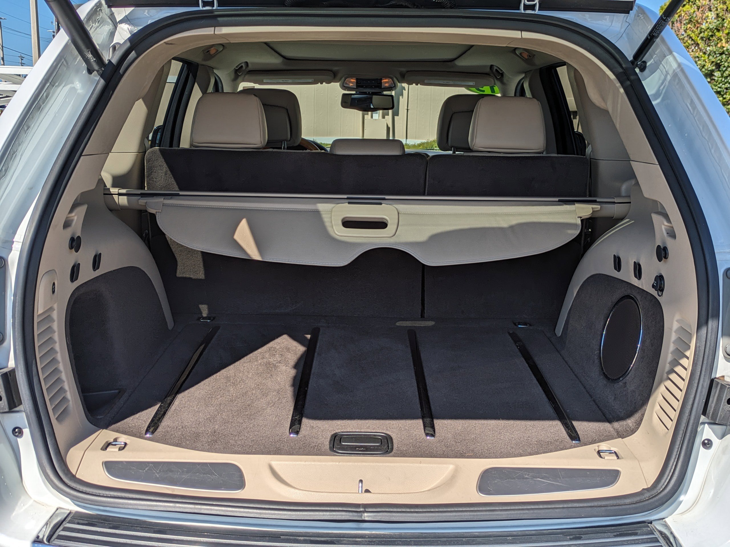 2013 Jeep Grand Cherokee Overland photo 12
