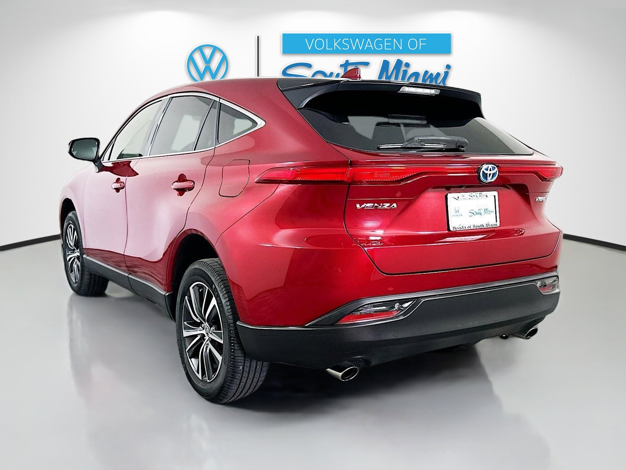 2022 Toyota Venza LE photo 3