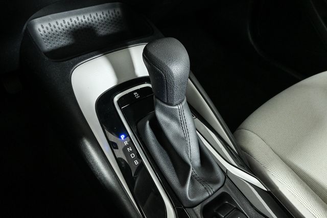 2020 Toyota Corolla LE Premium photo 14