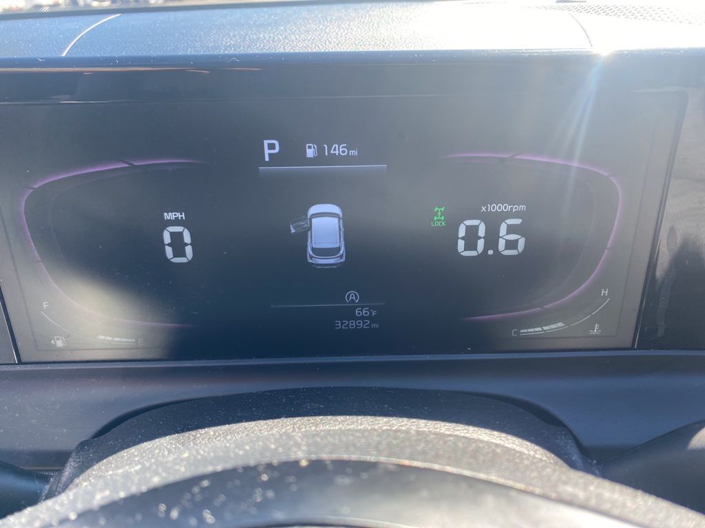 2024 Kia Seltos LX photo 2