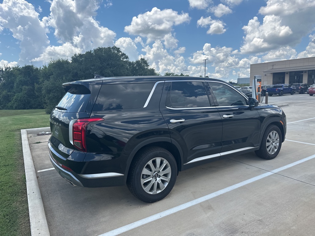 2025 Hyundai Palisade SE photo 3
