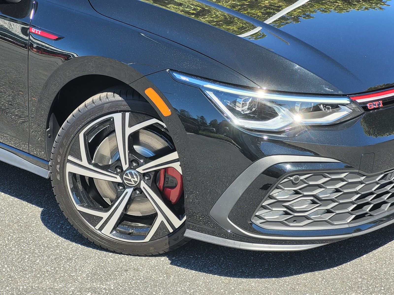 2024 Volkswagen Golf GTI SE photo 3