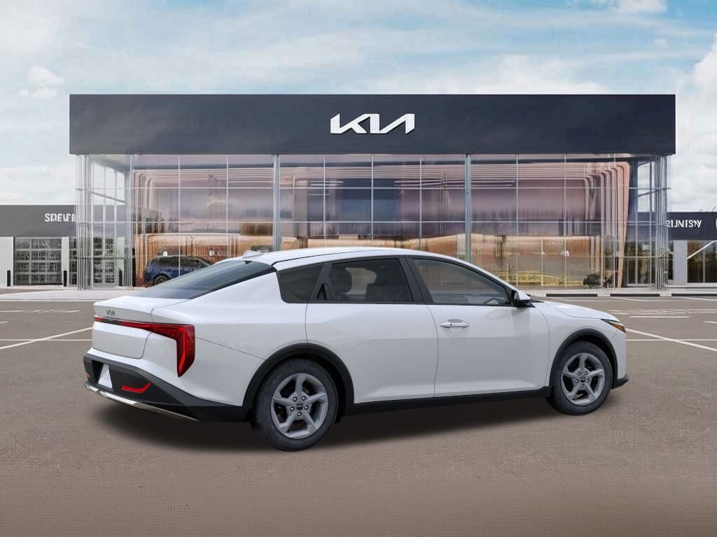 2025 Kia K4 LXS photo 5