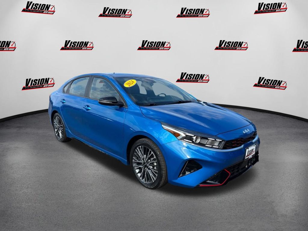 2024 Kia Forte GT-Line photo 3