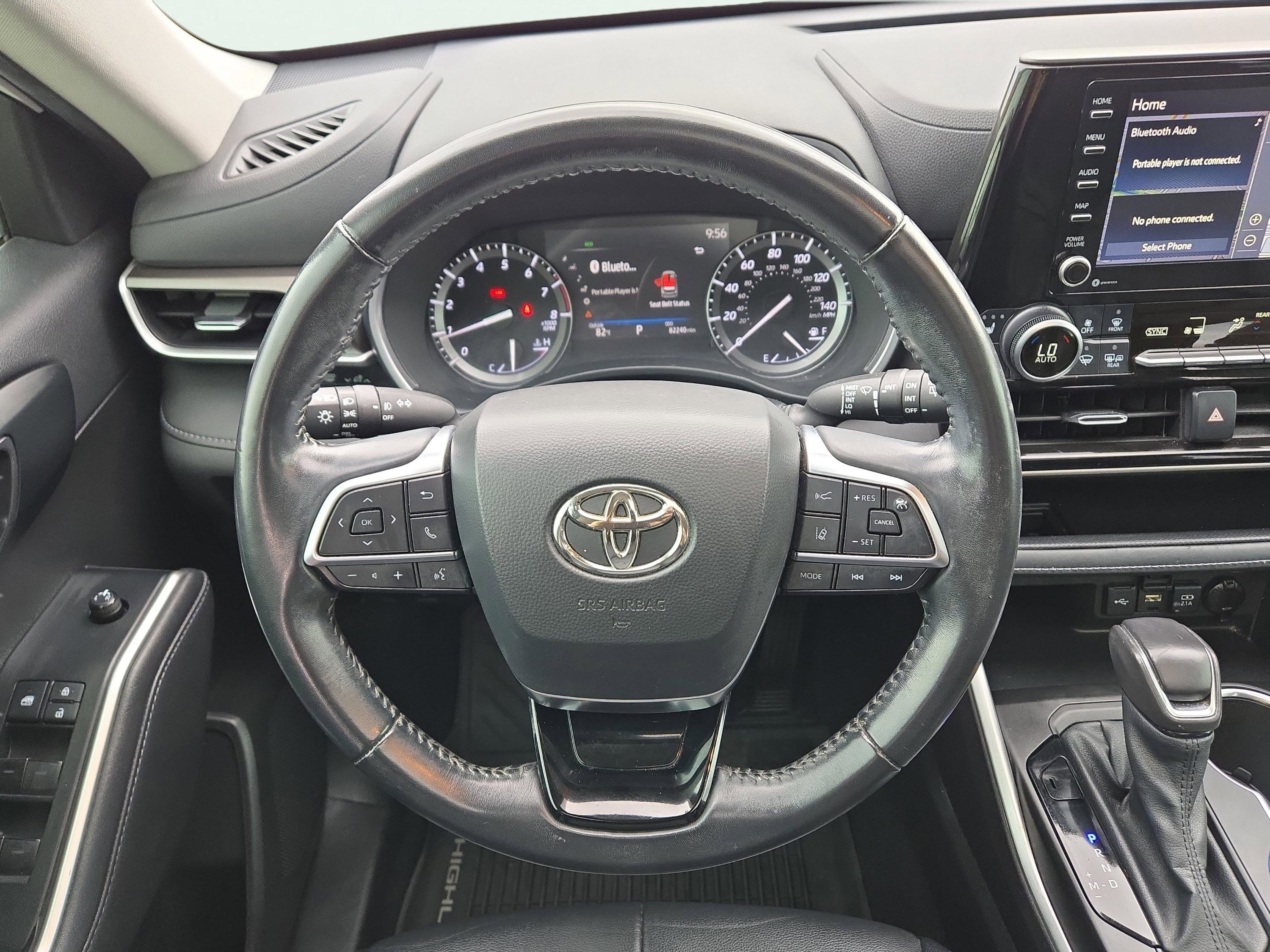 2021 Toyota Highlander XLE photo 19