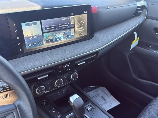 2025 Nissan Kicks SV photo 23