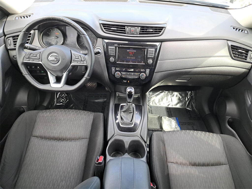2020 Nissan Rogue SV photo 16