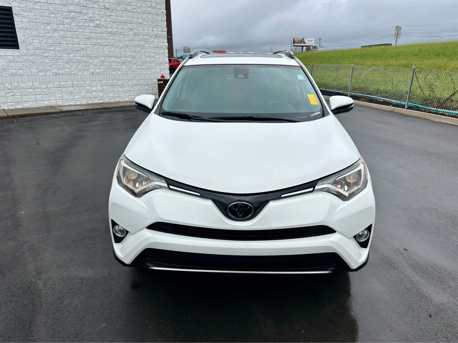 2017 Toyota RAV4 XLE photo 2