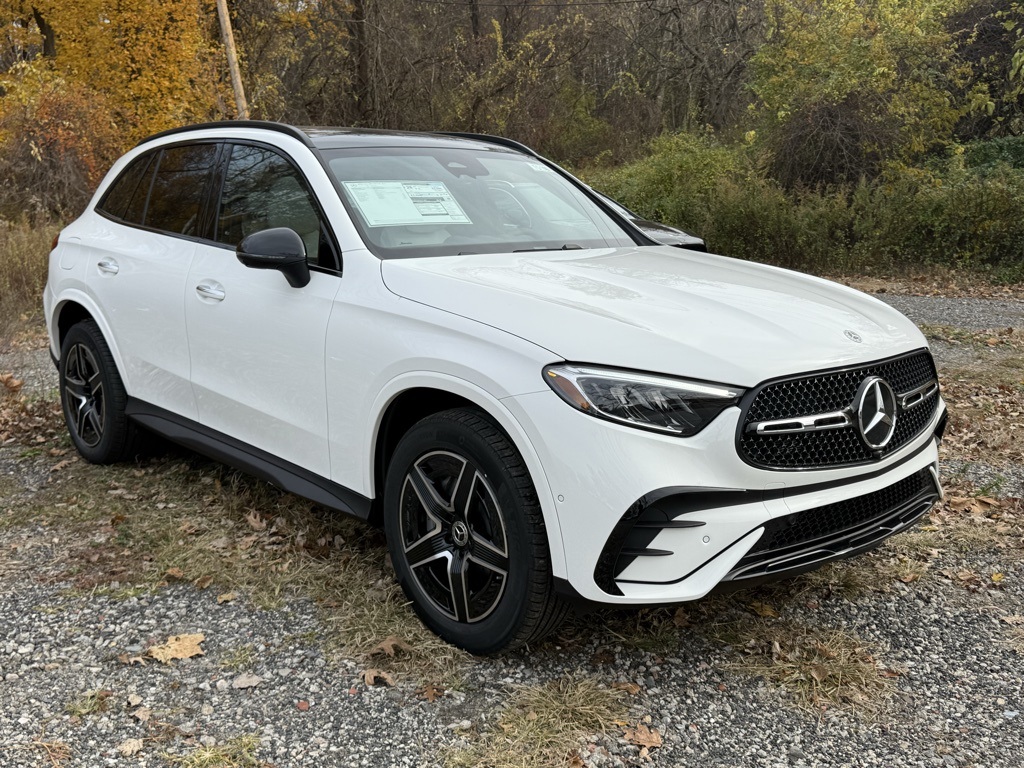 2026 Mercedes-Benz GLC Base's photo