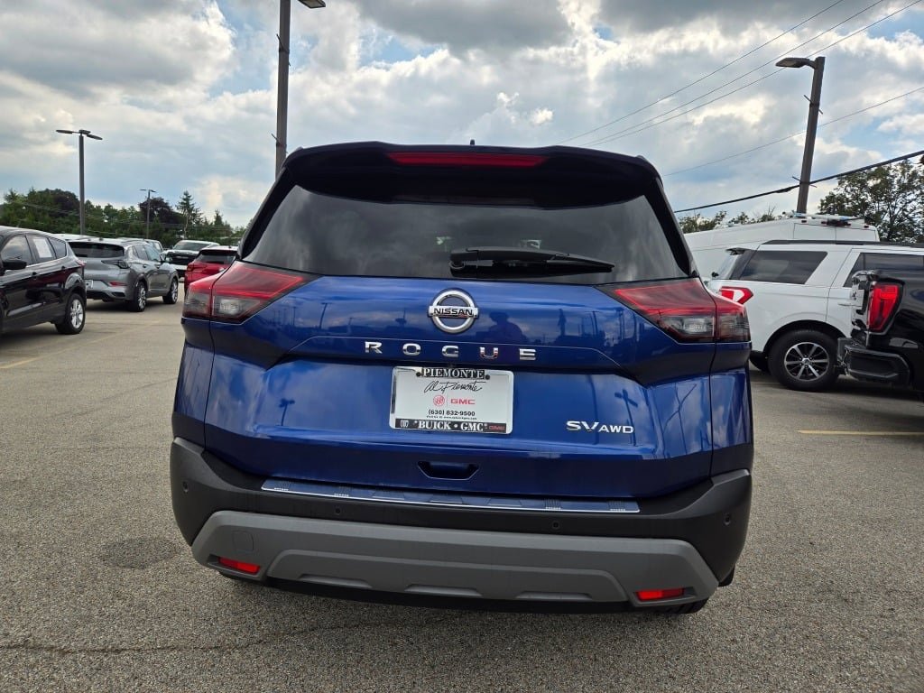 2021 Nissan Rogue SV photo 11